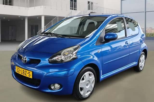 Toyota Aygo (2010) thumbnail 1