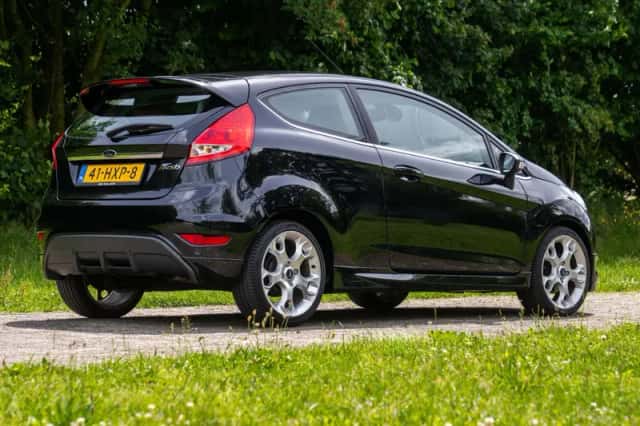 Ford Fiesta (2009) thumbnail 4