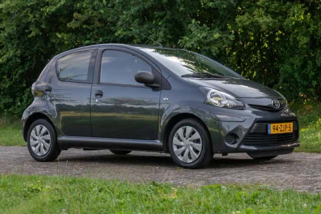 Toyota Aygo (2012) thumbnail 3