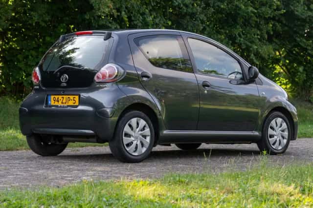 Toyota Aygo (2012) thumbnail 4