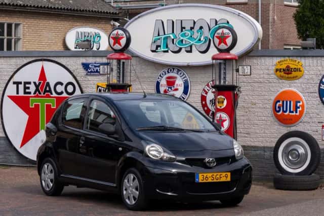 Toyota Aygo (2011) thumbnail 1
