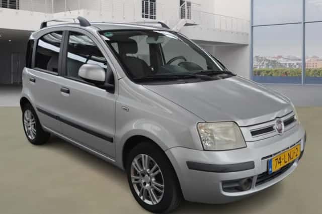 Fiat Panda (2010) thumbnail 2