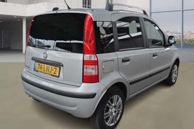 Fiat Panda (2010) thumbnail 3