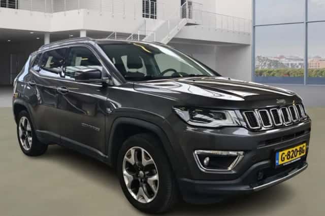Jeep Compass (2019) thumbnail 2