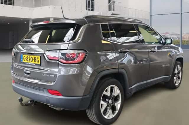 Jeep Compass (2019) thumbnail 3