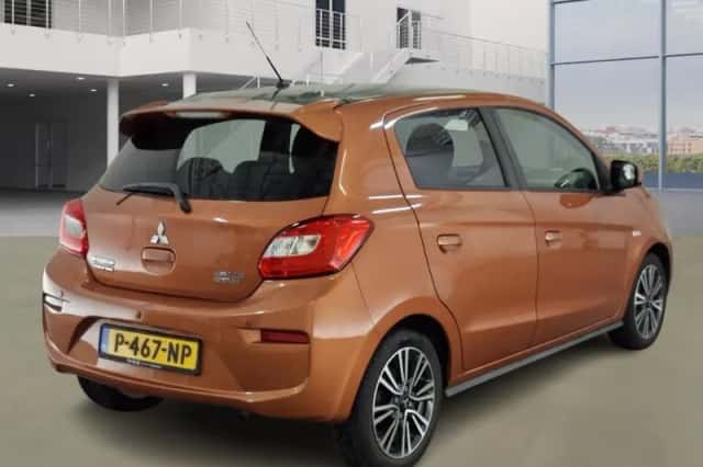 Mitsubishi Space Star (2018) thumbnail 3