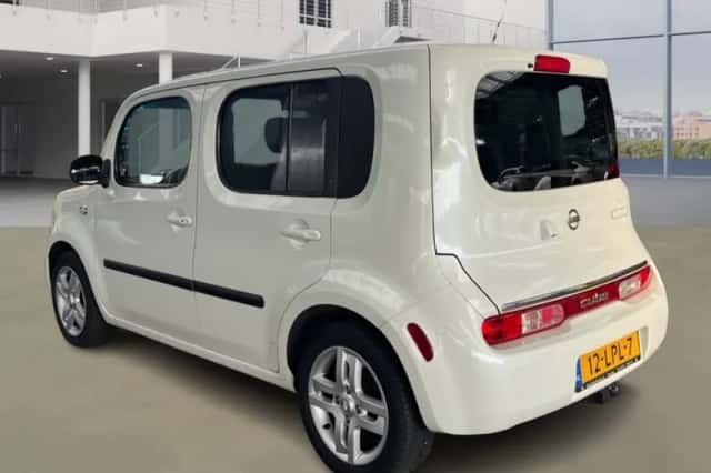 Nissan Cube (2010) thumbnail 4