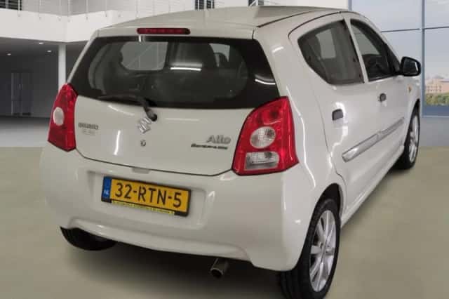 Suzuki Alto (2011) thumbnail 3