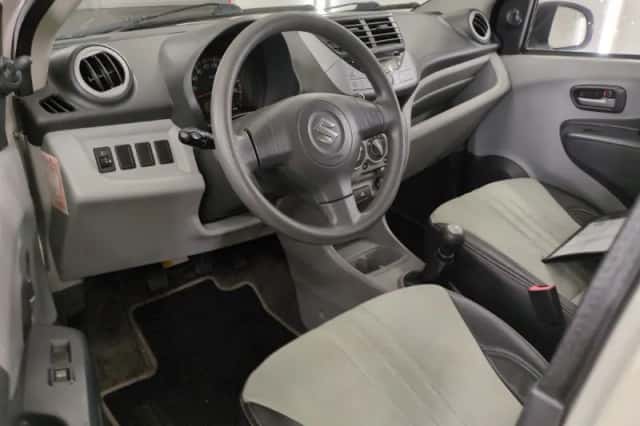 Suzuki Alto (2011) thumbnail 5