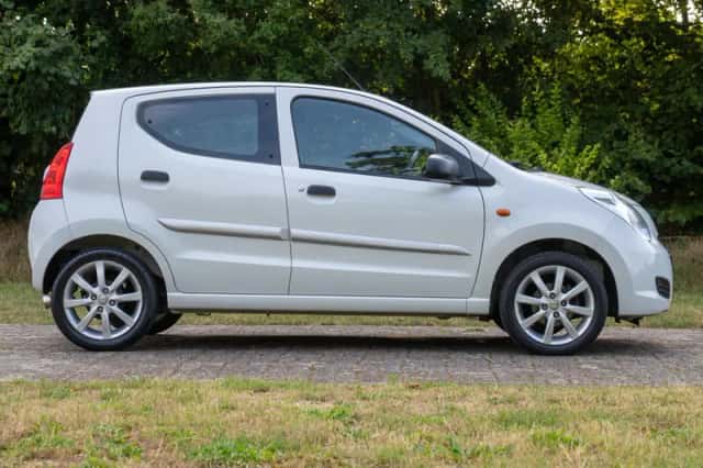 Suzuki Alto (2011) thumbnail 6