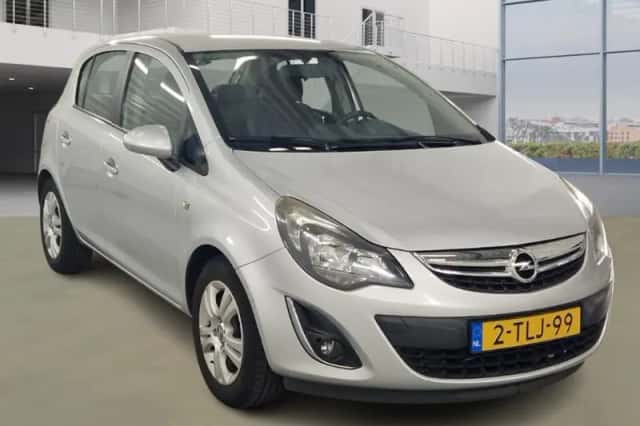Opel Corsa (2014) thumbnail 2