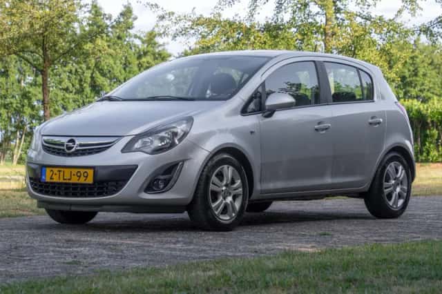 Opel Corsa (2014) thumbnail 2