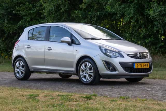 Opel Corsa (2014) thumbnail 3