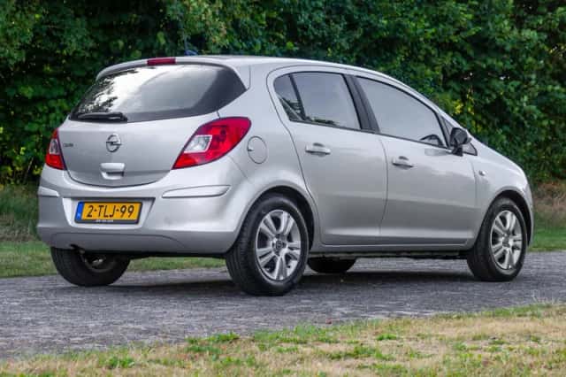 Opel Corsa (2014) thumbnail 4