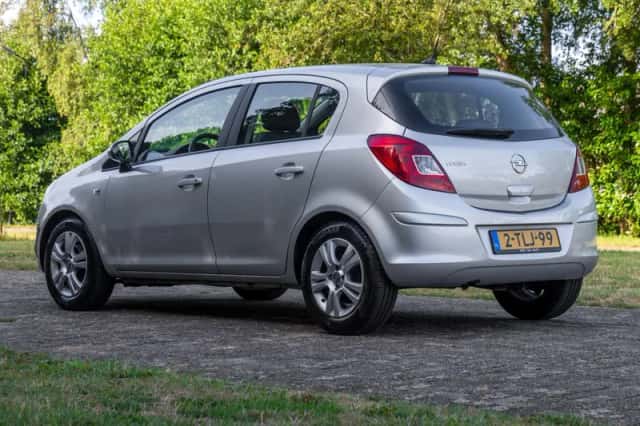 Opel Corsa (2014) thumbnail 5