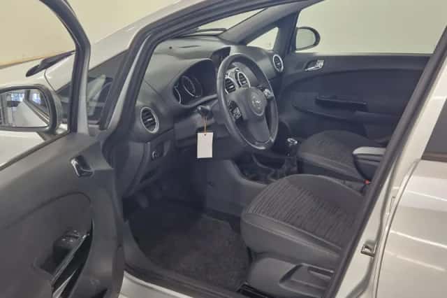 Opel Corsa (2014) thumbnail 6