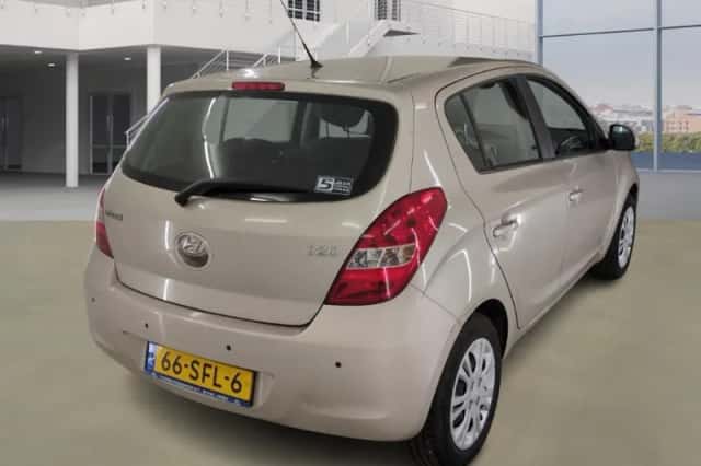 Hyundai i20 (2011) thumbnail 3