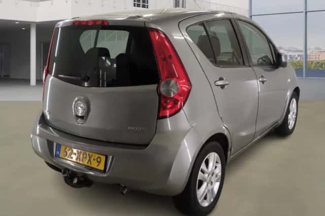 Opel Agila (2012) thumbnail 3