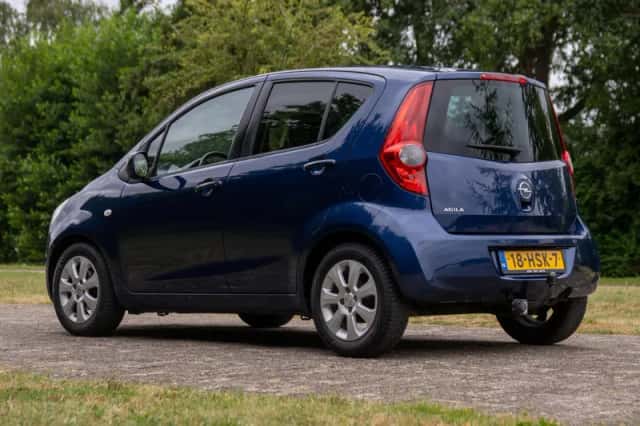 Opel Agila (2009) thumbnail 4