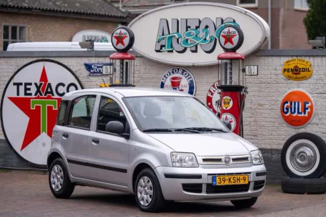 Fiat Panda (2010) thumbnail 1