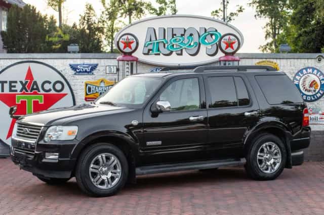 Ford Explorer (2008) thumbnail 1