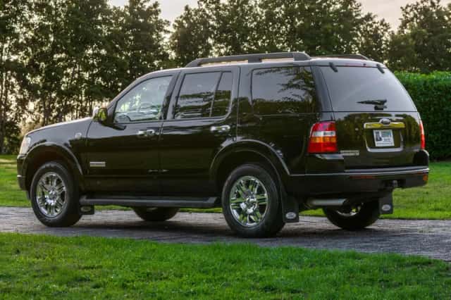 Ford Explorer (2008) thumbnail 5