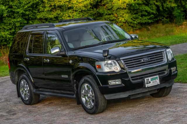 Ford Explorer (2008) thumbnail 6