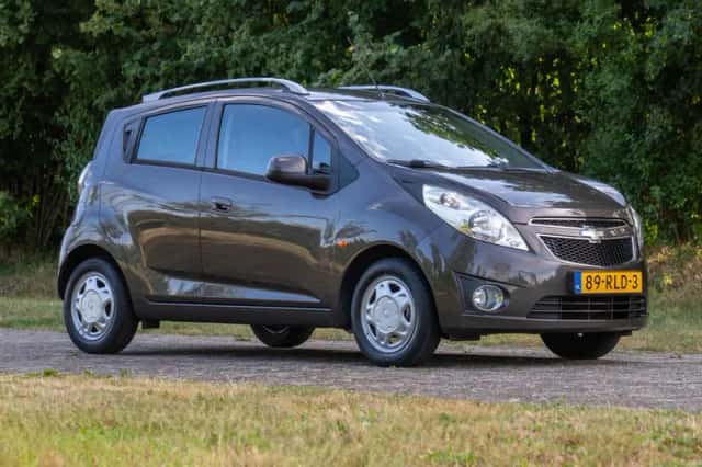 Chevrolet Spark (2011) thumbnail 2