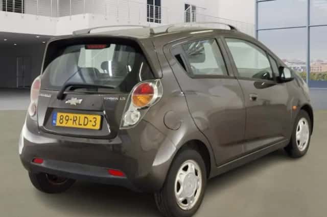 Chevrolet Spark (2011) thumbnail 3