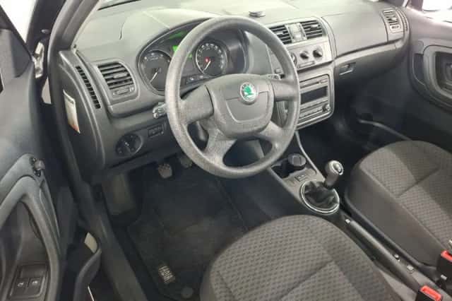 Škoda Fabia (2010) thumbnail 5