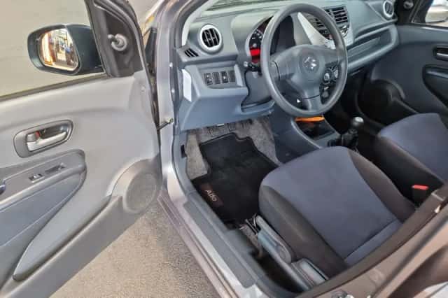 Suzuki Alto (2014) thumbnail 5