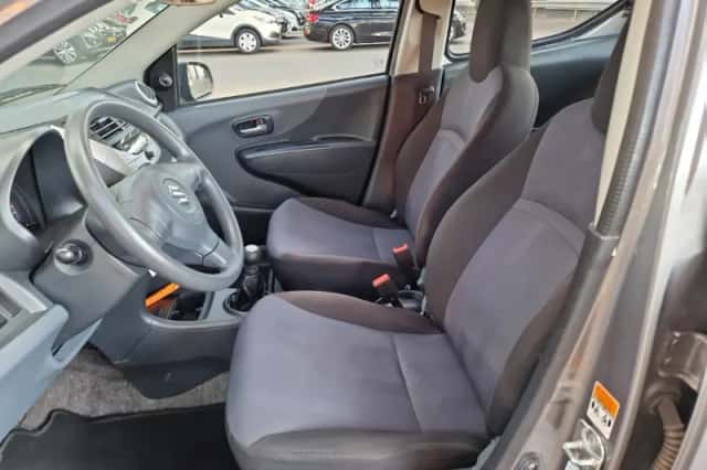 Suzuki Alto (2014) thumbnail 6