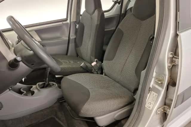 Toyota Aygo (2009) thumbnail 6