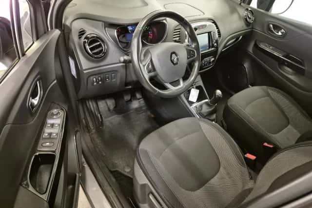 Renault Captur (2017) thumbnail 5