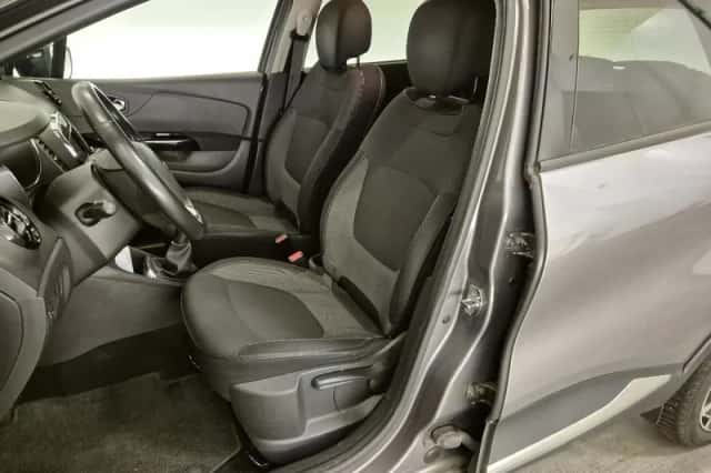 Renault Captur (2017) thumbnail 6