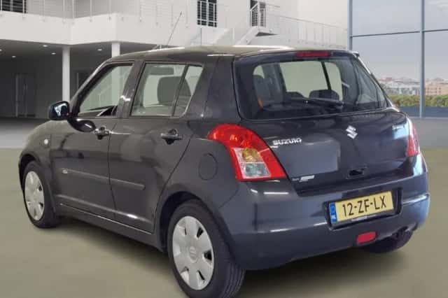 Suzuki Swift (2008) thumbnail 4