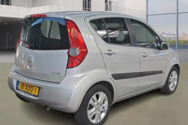 Opel Agila (2012) thumbnail 3