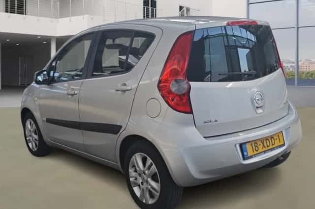 Opel Agila (2012) thumbnail 4