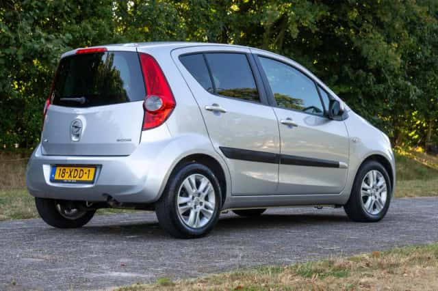 Opel Agila (2012) thumbnail 4