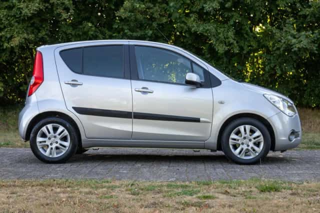 Opel Agila (2012) thumbnail 6