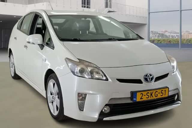 Toyota Prius (2013) thumbnail 1
