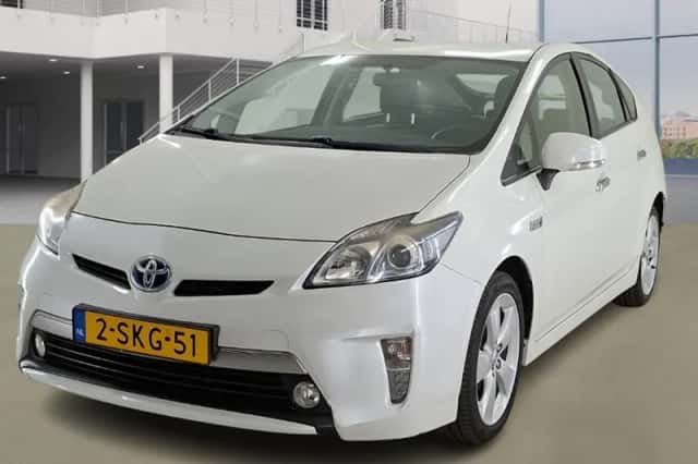Toyota Prius (2013) thumbnail 1