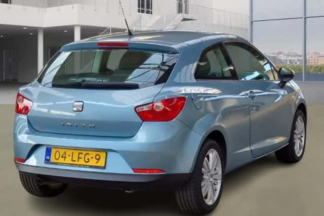 SEAT Ibiza (2010) thumbnail 3