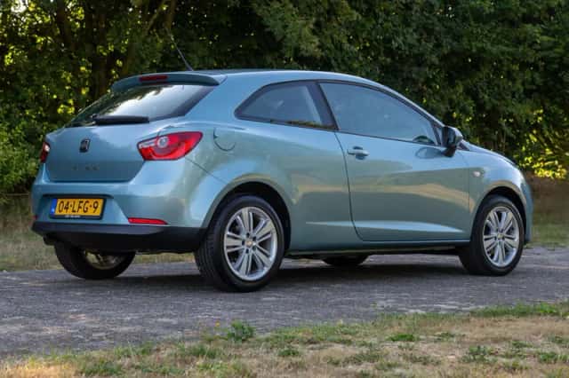 SEAT Ibiza (2010) thumbnail 4