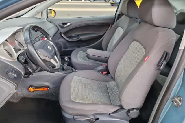 SEAT Ibiza (2010) thumbnail 5
