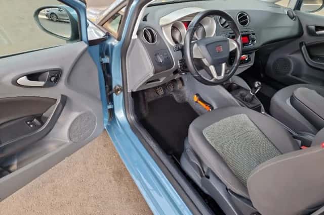 SEAT Ibiza (2010) thumbnail 6