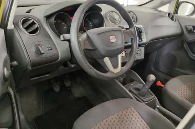 SEAT Ibiza (2009) thumbnail 5