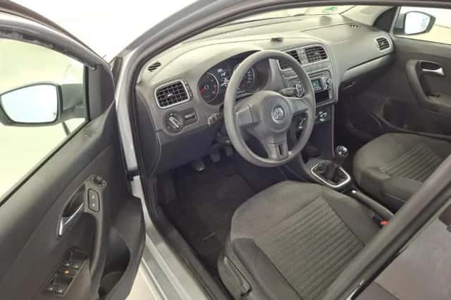 Volkswagen Polo (2013) thumbnail 5