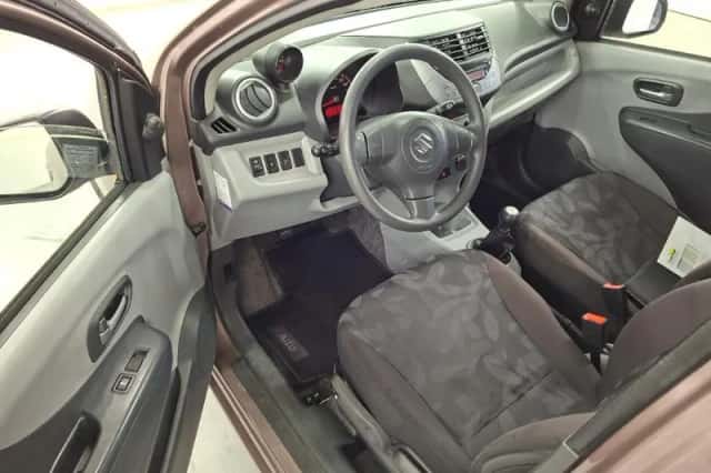 Suzuki Alto (2012) thumbnail 6