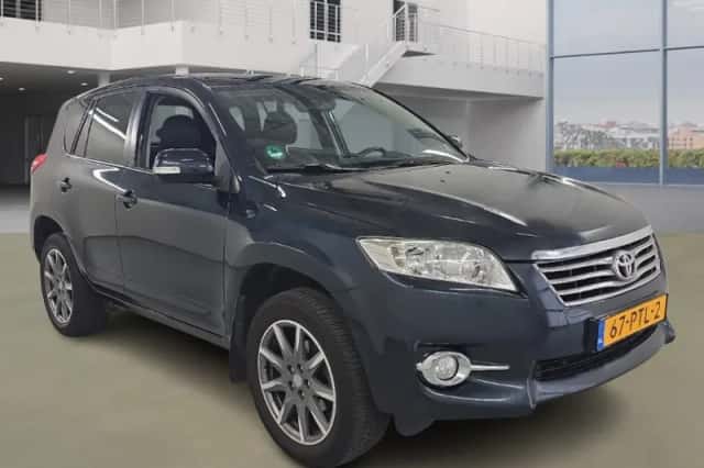 Toyota RAV4 (2011) thumbnail 1